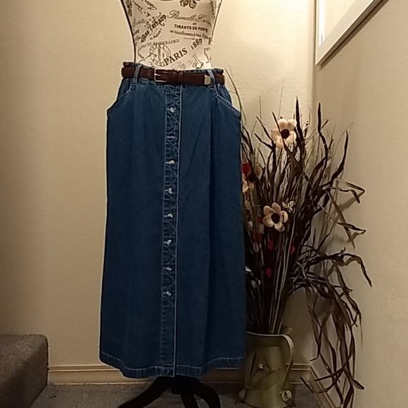 GV Blue Jeans Dresses & Skirts - 💫HP💫 Blue Jean Skirt